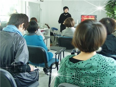 長(zhǎng)沙個(gè)人形象策劃,嬌小女生服飾搭配秘訣-民生廣告網(wǎng)